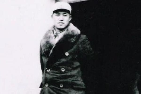 1955年授衔，毛主席审阅上将名单以后划掉了一人，这人到底是谁？
