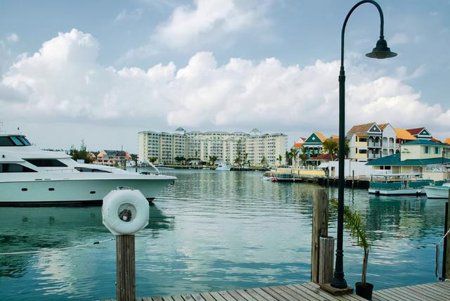 巴哈马——一个靠“薅美国羊毛”富起来的黑人国家