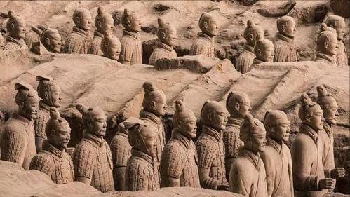 2002年专家再次对秦陵地宫进行勘测，有了新发现，解答了一些谜题