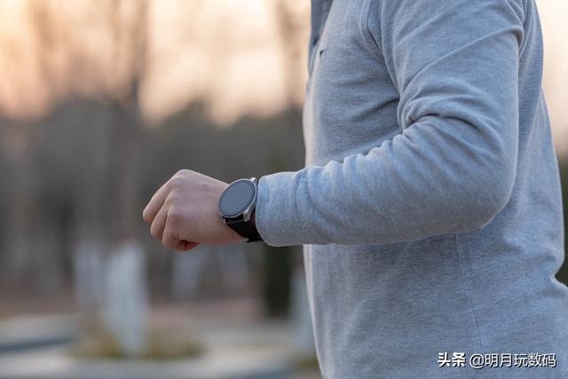 摆脱手机缚束，让运动更自由，vivo WATCH 2智能手表评测
