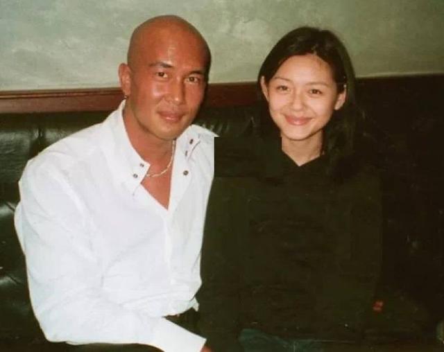 拒绝给豪门生子、为离婚花几百万，有这么彪悍的妈，大S吃不了亏