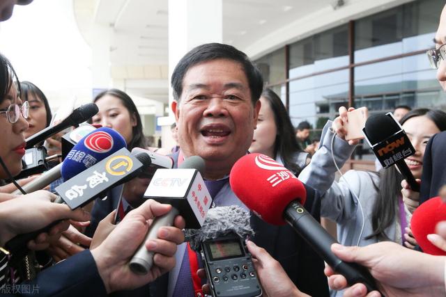 “玻璃大王”要易主？企业利润是福耀的2.4倍，老板身价超曹德旺