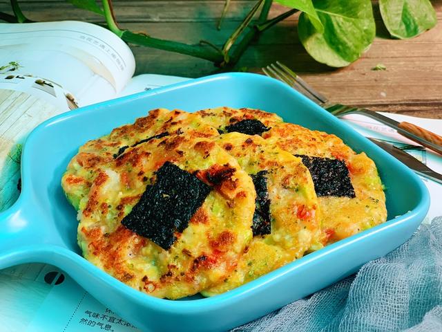 冬天多给孩子做海苔豆腐鲜虾饼，味道鲜美营养高，做法不难