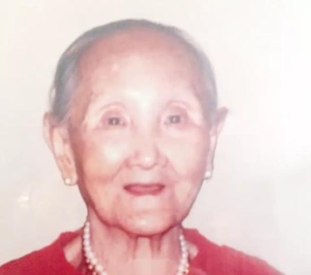 江苏女人，活到106岁，守寡54年，把13个孩子都培养成博士，凭啥