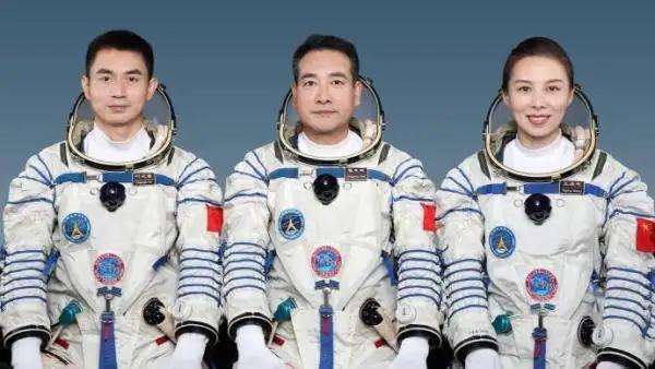 “太空娇女”王亚平：中国首位出舱女航天员，今仍在太空执行任务