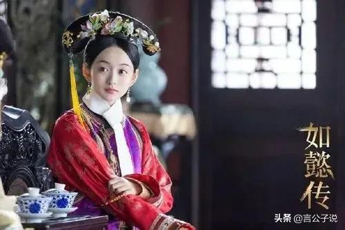 何泓姗在剧中一点肉嘟嘟的婴儿肥,少女感十足.