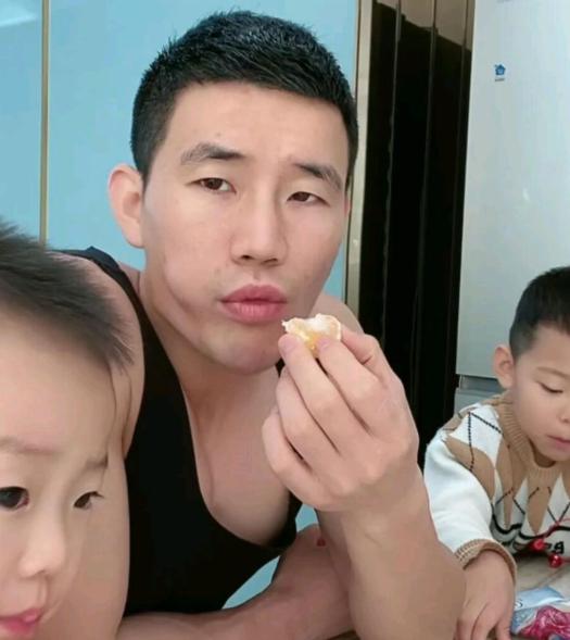 嘎子诉苦：住五亿豪宅出行不方便，开库里南，每天要200多管理费