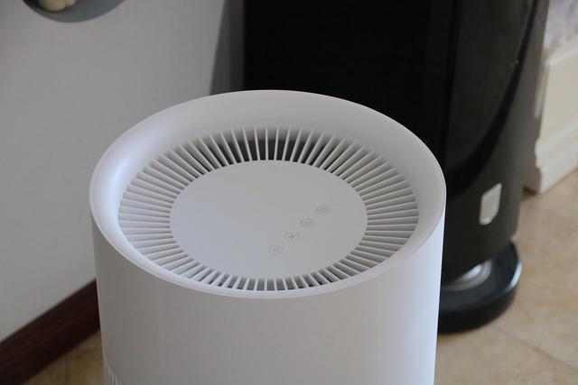 小米推出千元级除湿机新品，超大水箱还带三种智能工作模式