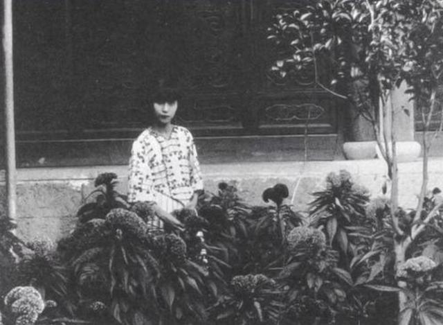 杨绛评张爱玲：长相难看，一脸“花生米”，文笔不错，但意境卑下