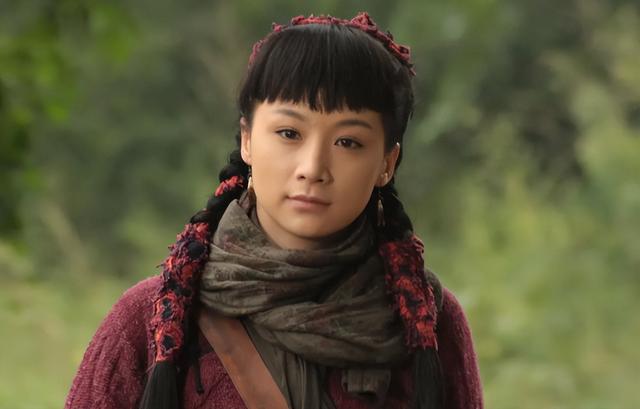 谍战剧《潜伏者》官宣海报，男女主角“眼神”太有戏，王志飞抢眼