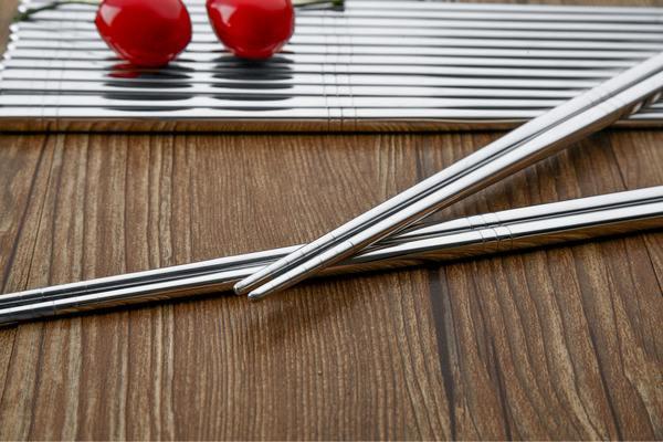 仿瓷筷子是什么材质「仿瓷筷子是什么材料做的」