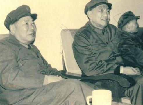 1973年邓小平回到北京，尤太忠去到住处看望：我给你拿几条好烟来