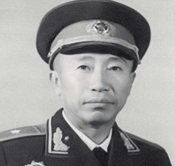抗美援朝时，彭德怀每遇到难题，就大喊一声：快将小诸葛喊来帮我