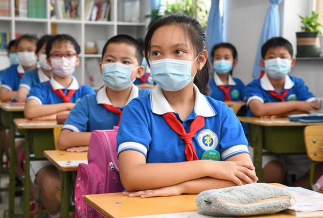 体育pk英语成功上位，义务教育“新课标”发布，学生们欢呼雀跃