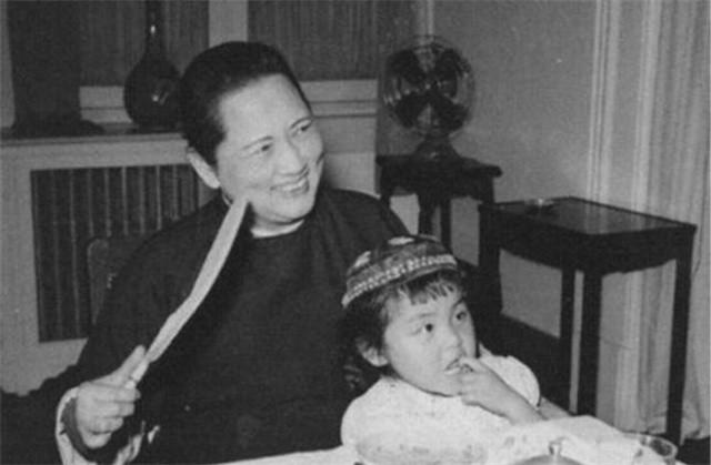 隋永清：宋庆龄晚年溺爱的养女，曾经开门一推，让宋庆龄摔倒在地