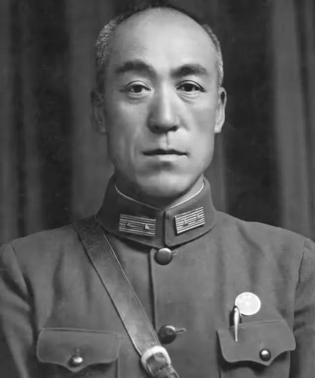 1947年，一位国军司令来到陕北，毛主席说：你给彭德怀当副司令吧