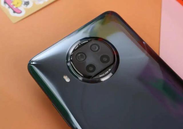 一亿像素四摄加持，256GB+120Hz高刷，跌至1349元濒临下架