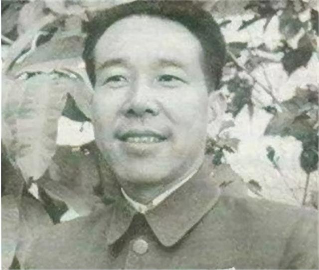 抗美援朝，中央决定调黄永胜司令入朝，林彪却说：我要换一个人上