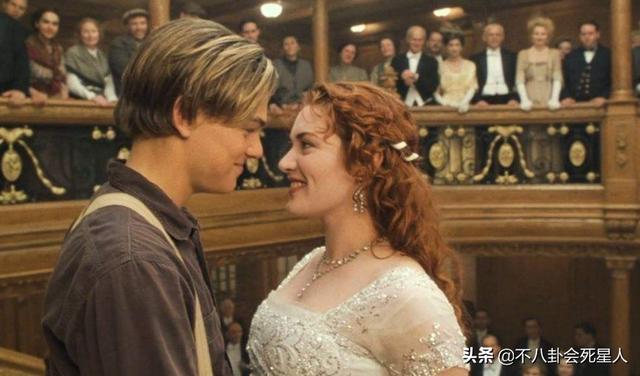 �ĸ�Ů���ǽŴ�һ��(��ֵ���������У�ȴӵ��һ˫�����ţ���10λŮ�ǵĽſ��Ⱥ���)