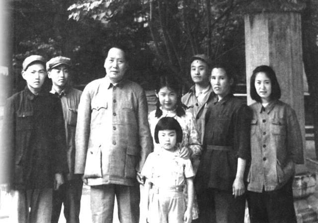 1976年，孔继宁14岁外公毛主席去世，孔继宁：妈妈一直想念外公