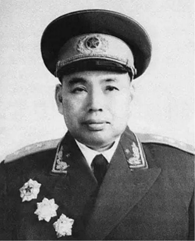 1985年，许世友逝世4天后，邓小平批复丧事报告，提出五不准原则