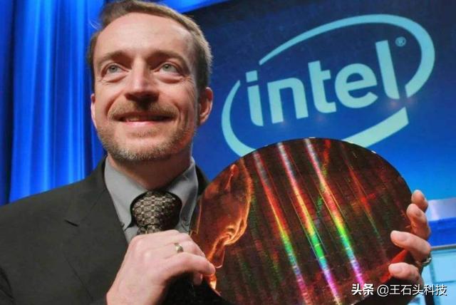 英特尔量产“4nm”工艺，光刻机准备就绪！外媒：开始担心了