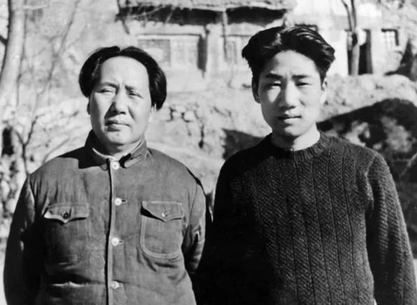 1930年，三子毛岸龙秘密入读大同幼儿园，留下此生唯一的两张照片
