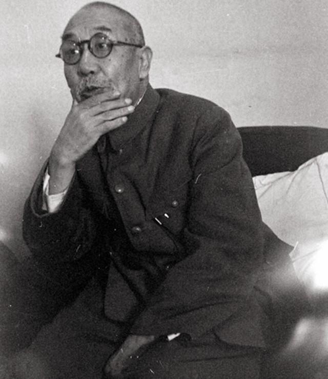 阎锡山客死异乡，30年后儿子回忻州老宅，售票员喊：同志请买票