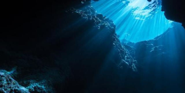 马里亚纳海沟每年“吞”水约3亿吨，海平面下降，这些水会去哪？