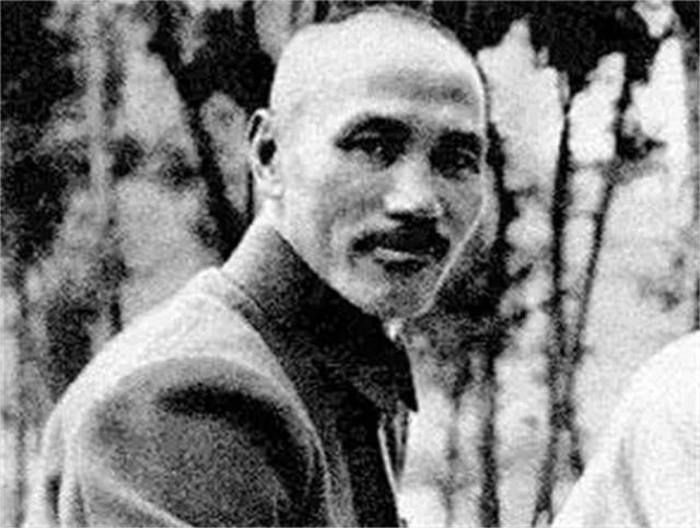 陈毅兄长是蒋介石的侍从官，蒋介石：劝你弟过来，让他当山东主席