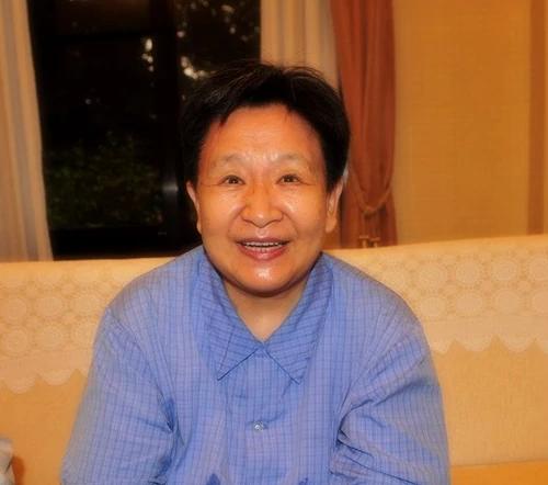 1950年毛主席身边有4个子女？李敏大笑：因为江青妈妈老想挤进来