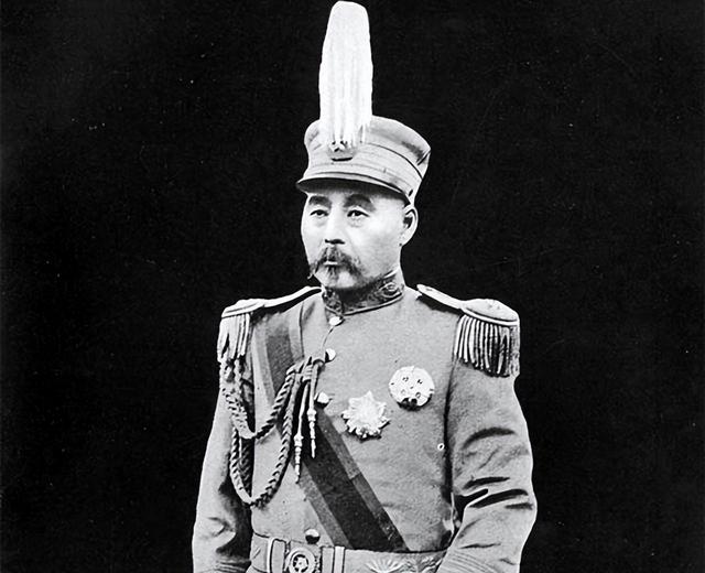 冯巩的太爷爷是冯国璋，还担任过民国大总统，但是他的爷爷更牛