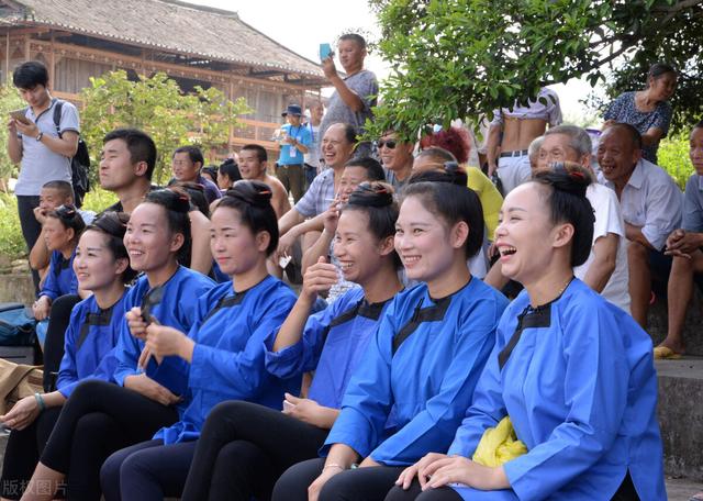 如何使用直播程序源代码构建直播平台？微三云源码交付终身买进