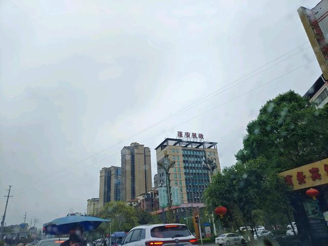 一周亏损近百万，楼盘突然降价促销！业主哭诉：没想过会亏