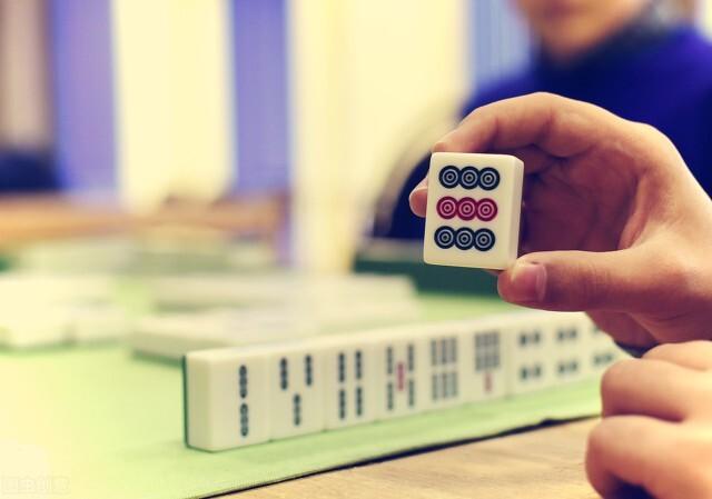 怎么打麻将 打麻将技巧十句口诀