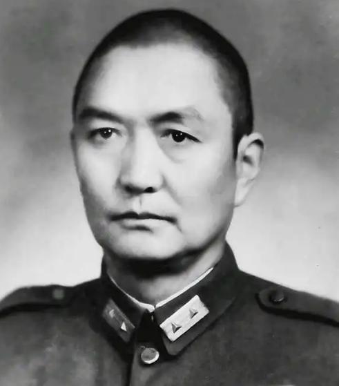 曾泽生抗美援朝打得好，毛主席接见后，为何说：在北京待不下去了