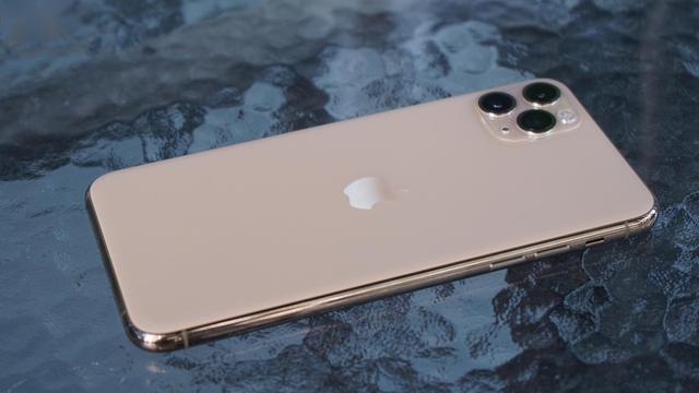 iPhone 14首发？苹果反向、隔空充电曝光：这波野心很大