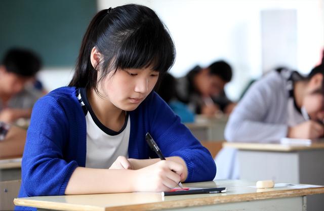 山东考生被985录取，还没来得及高兴就收到退学通知，不值得同情