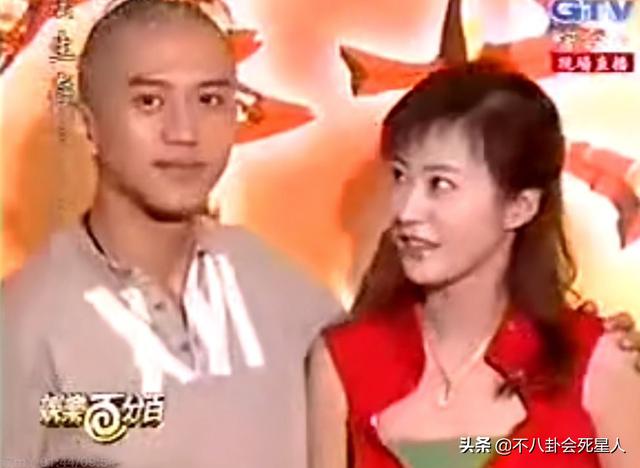当明星与前任重逢，有人尴尬，有人偷看，还有人哭了