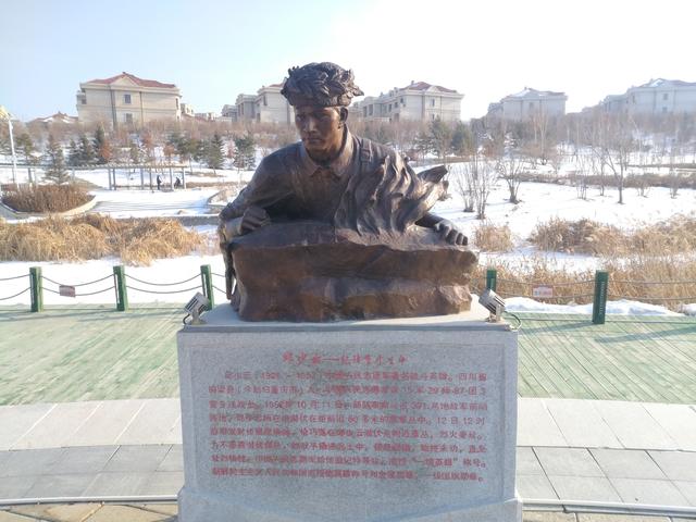 不忘初心自駕大白長安CS75遊國防教育主題公園