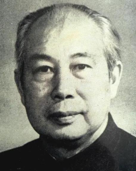 周恩来下令建革命公墓，林徽因亲自设计，还未建好迎来首位领导人
