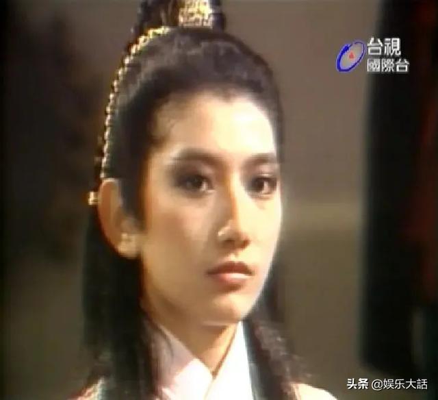 求别再硬演周芷若了！有人出尘脱俗，有人却噘嘴瞪眼“毁经典”
