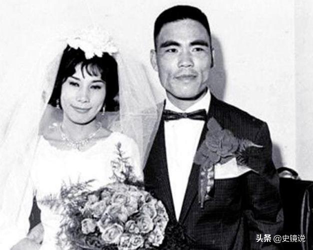 1990年，飞行员王宝玉驾机叛逃苏联，不久便被遣返回国，结局讽刺