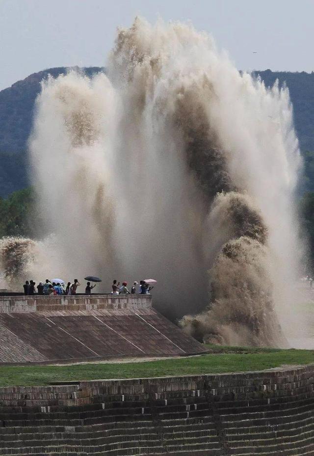 海底瀑布，死亡冰柱，火山閃電，你見過那麽震撼的自然奇觀嗎？