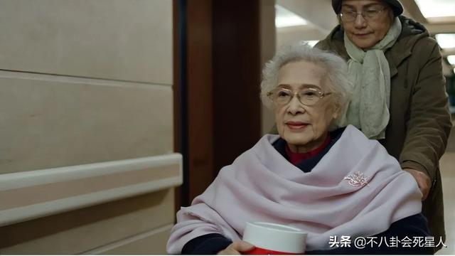 母亲节刚过，已有10位戏骨去世，秦怡享年百岁，刘子枫带病拍戏