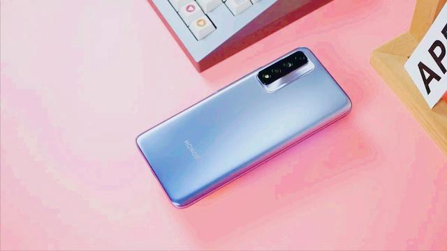 1600元之内的热销智能手机大比拼：谁才是性价比王者？