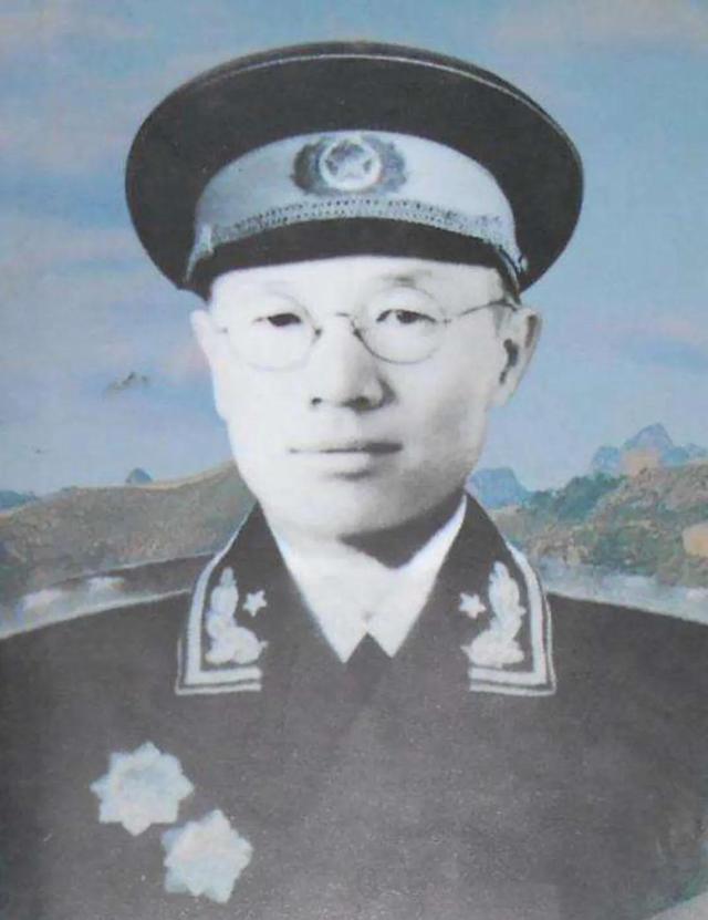 1955年首次授衔，177名中将时任职务简述，附各自戎装照片