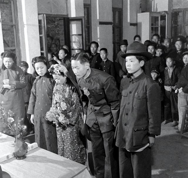 1931年，少将张行忠住院，见一名护士眼熟，事后得知是自己的妻子