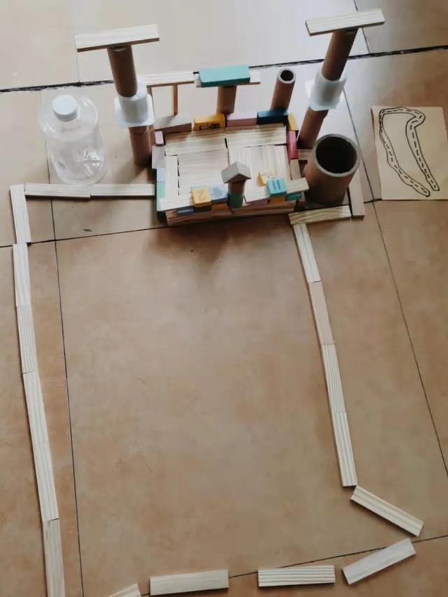 诺亚舟庆安小哈佛幼儿园中一班 · 快乐那么多，我都留住了