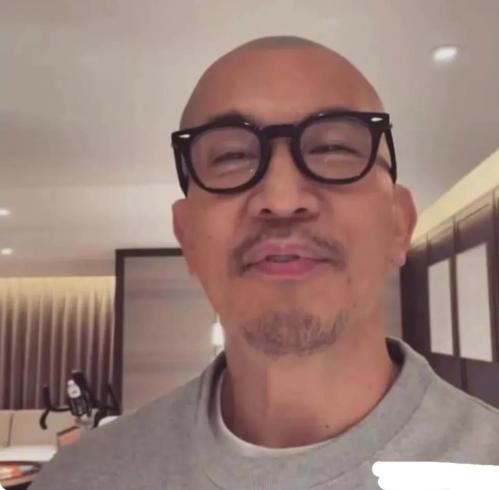 大S和具俊晔相见后首次晒照片，两张照片各有深意，难掩内心幸福